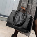 Tallinn Medium Tote Bag